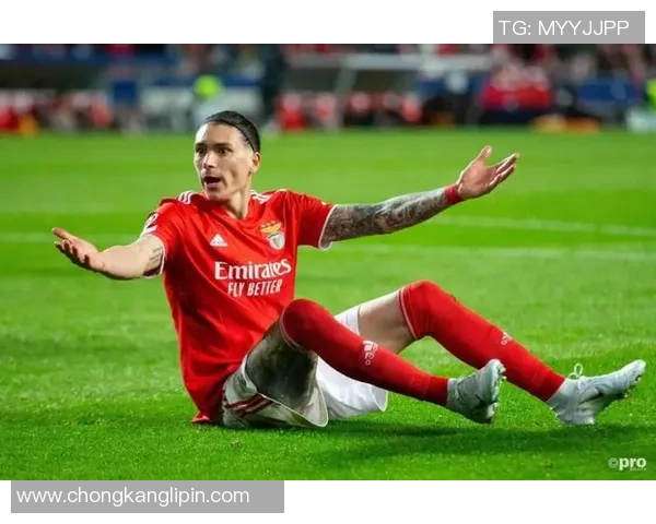 努涅斯的崛起与挑战:从新星到顶级前锋的成长之路